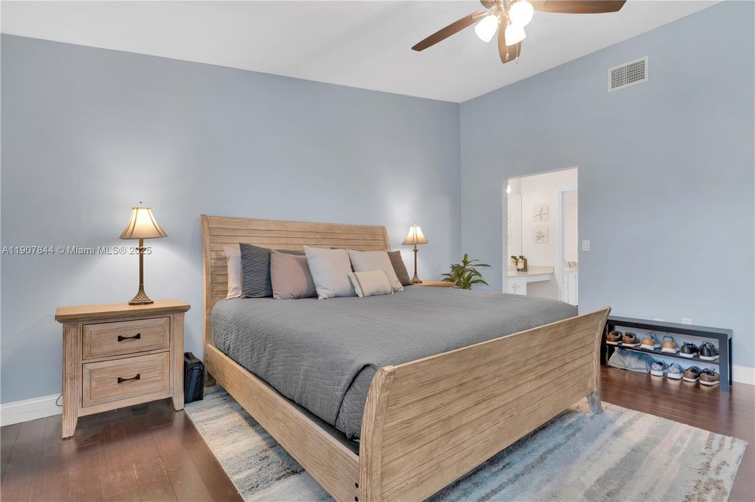 Active With Contract: $399,900 (3 beds, 2 baths, 1548 Square Feet)