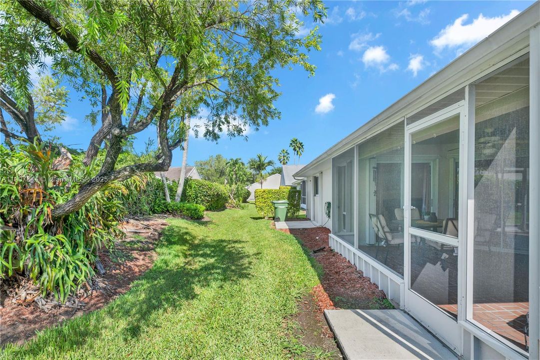 Active With Contract: $399,900 (3 beds, 2 baths, 1548 Square Feet)