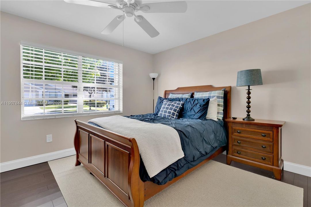 Active With Contract: $399,900 (3 beds, 2 baths, 1548 Square Feet)