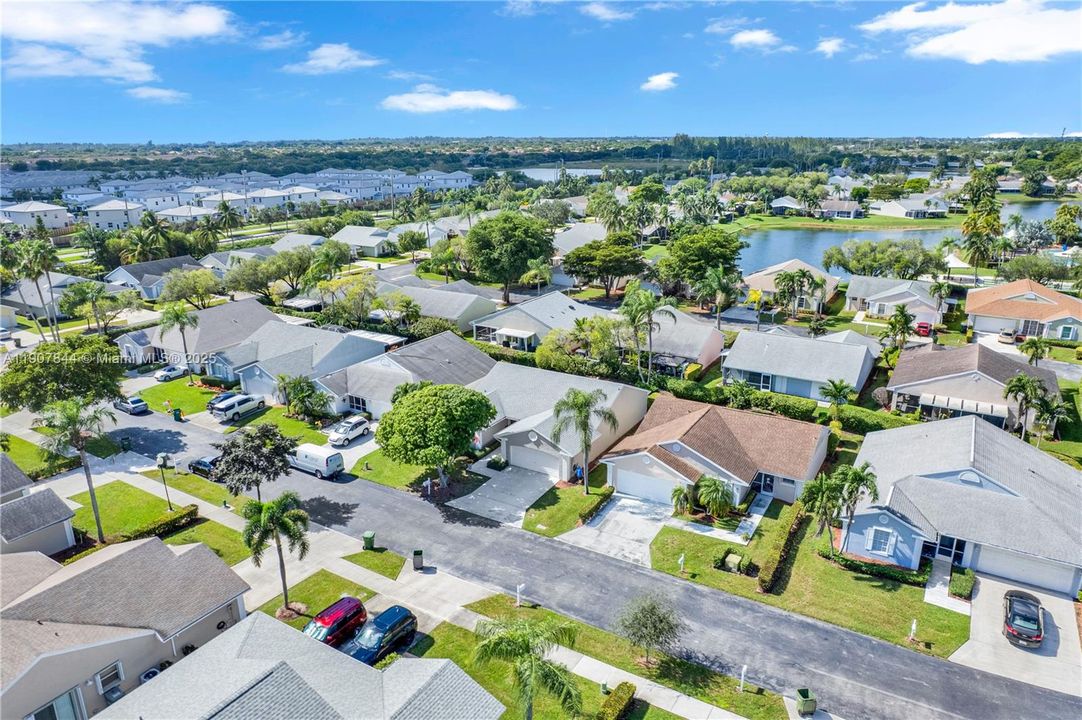 Active With Contract: $399,900 (3 beds, 2 baths, 1548 Square Feet)