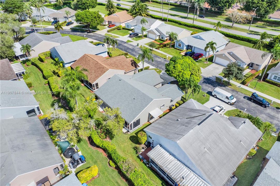 Active With Contract: $399,900 (3 beds, 2 baths, 1548 Square Feet)