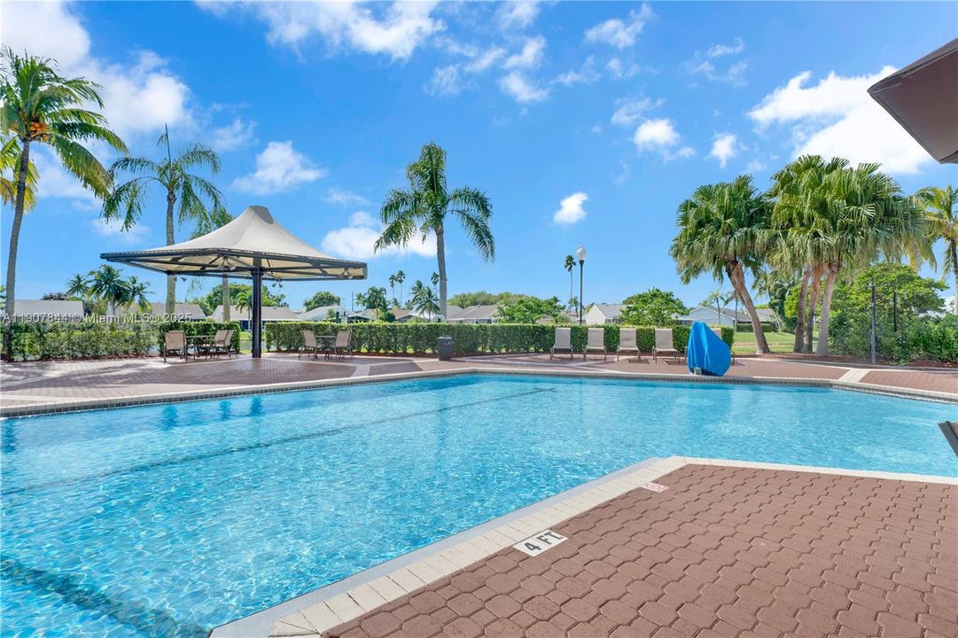 Active With Contract: $399,900 (3 beds, 2 baths, 1548 Square Feet)