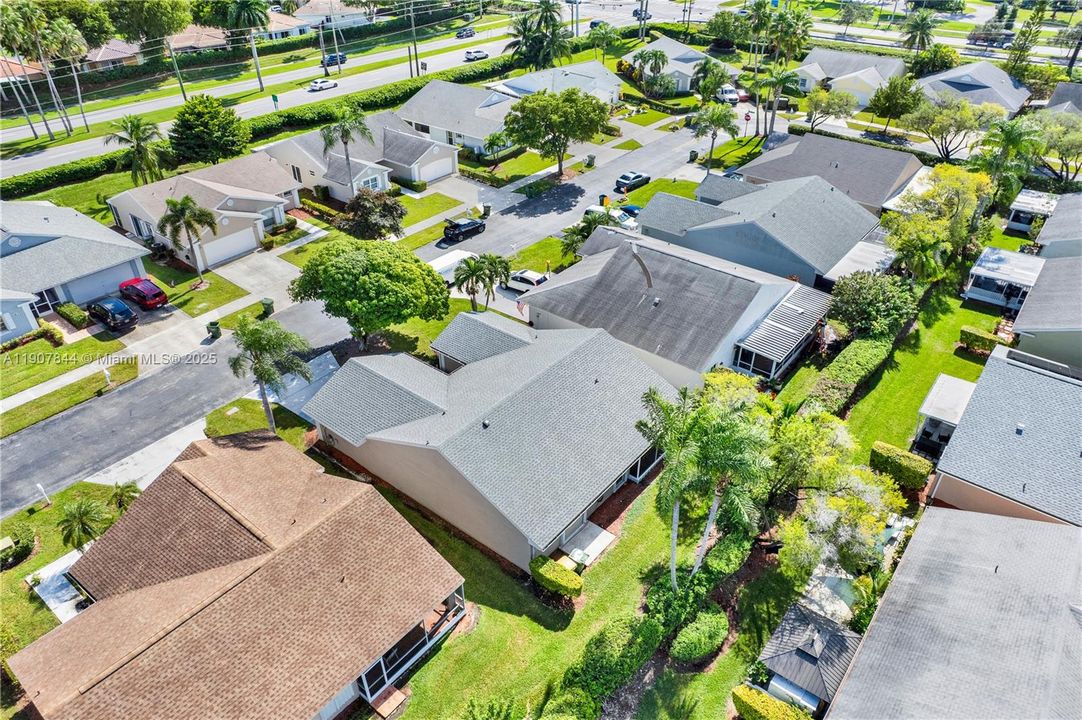 Active With Contract: $399,900 (3 beds, 2 baths, 1548 Square Feet)