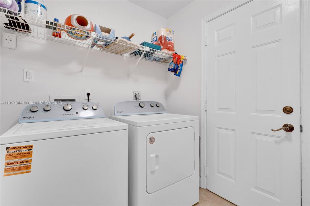 Active With Contract: $399,900 (3 beds, 2 baths, 1548 Square Feet)