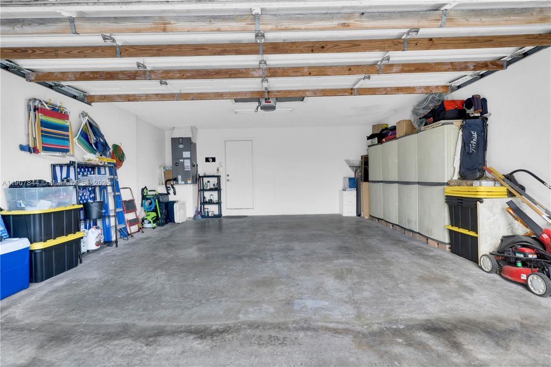 Active With Contract: $399,900 (3 beds, 2 baths, 1548 Square Feet)