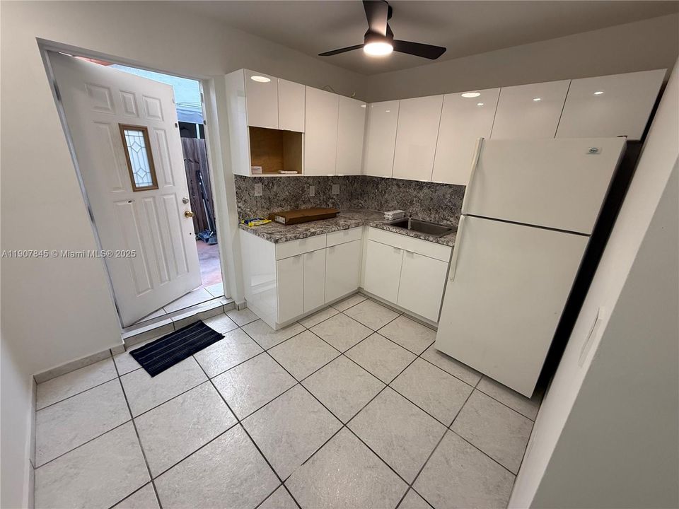 Recientemente alquilado: $1,500 (1 camas, 1 baños, 2224 Pies cuadrados)