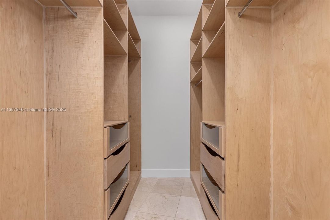 En Venta: $4,995,000 (5 camas, 5 baños, 5097 Pies cuadrados)