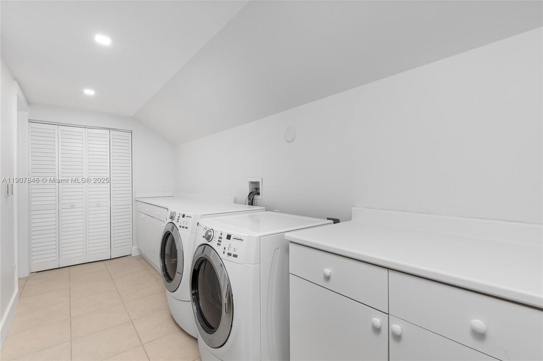 En Venta: $4,995,000 (5 camas, 5 baños, 5097 Pies cuadrados)