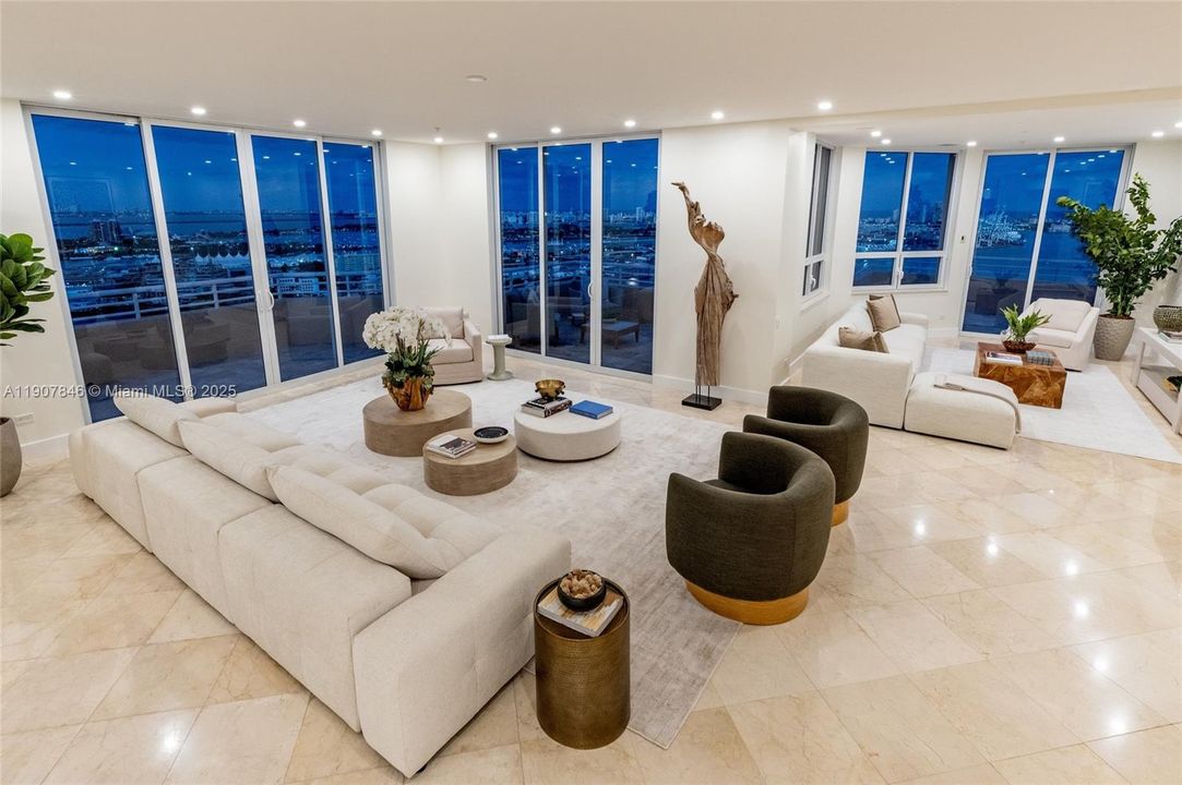 En Venta: $4,995,000 (5 camas, 5 baños, 5097 Pies cuadrados)