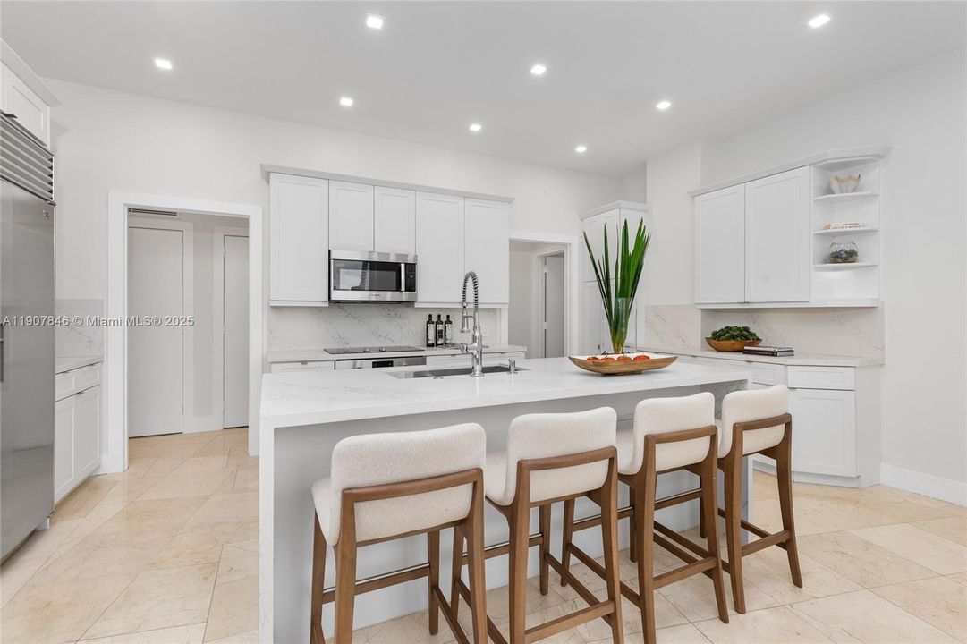 En Venta: $4,995,000 (5 camas, 5 baños, 5097 Pies cuadrados)