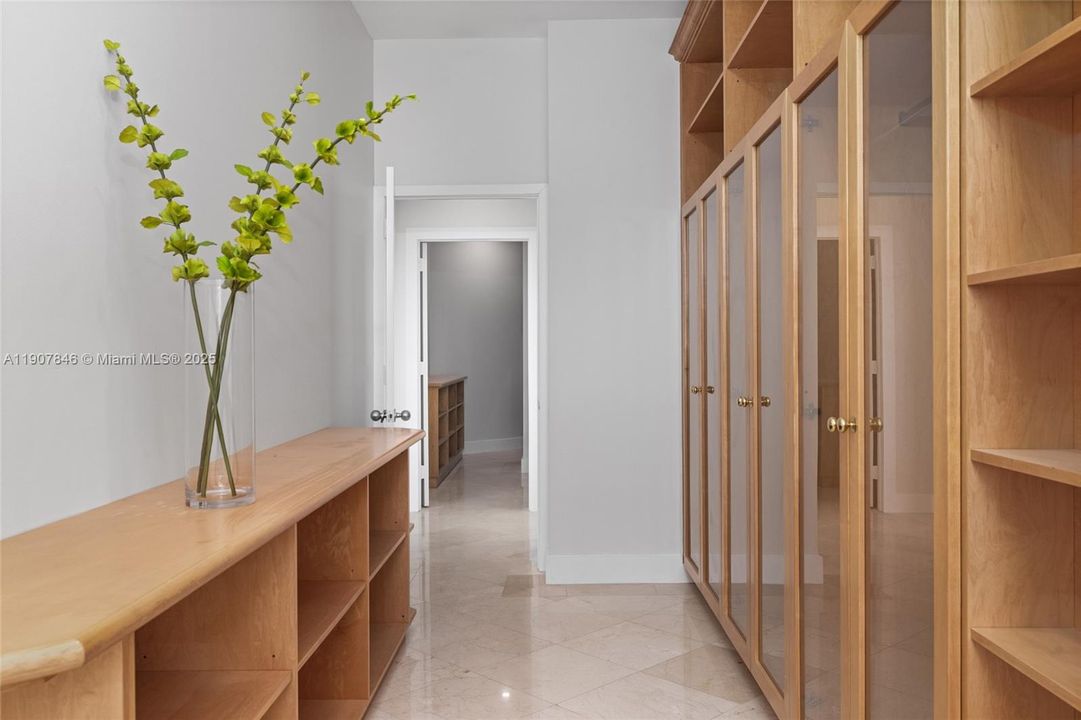 En Venta: $4,995,000 (5 camas, 5 baños, 5097 Pies cuadrados)