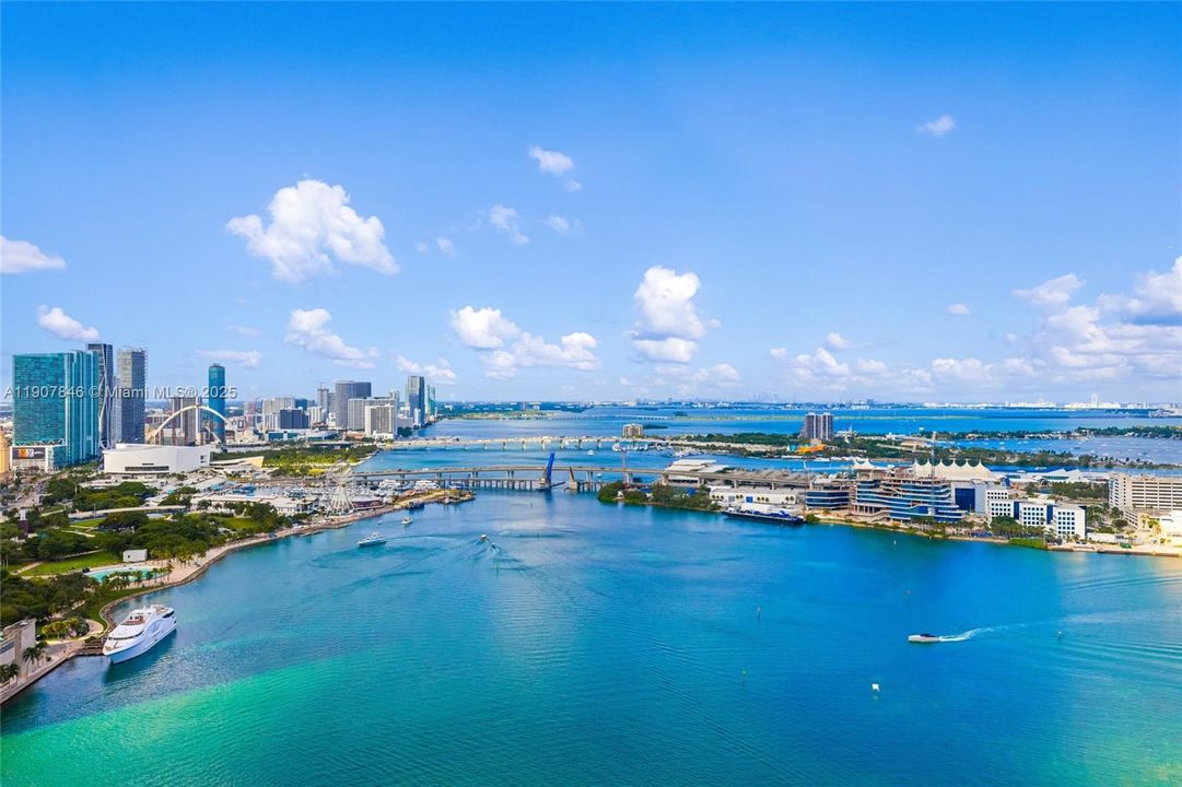 En Venta: $4,995,000 (5 camas, 5 baños, 5097 Pies cuadrados)