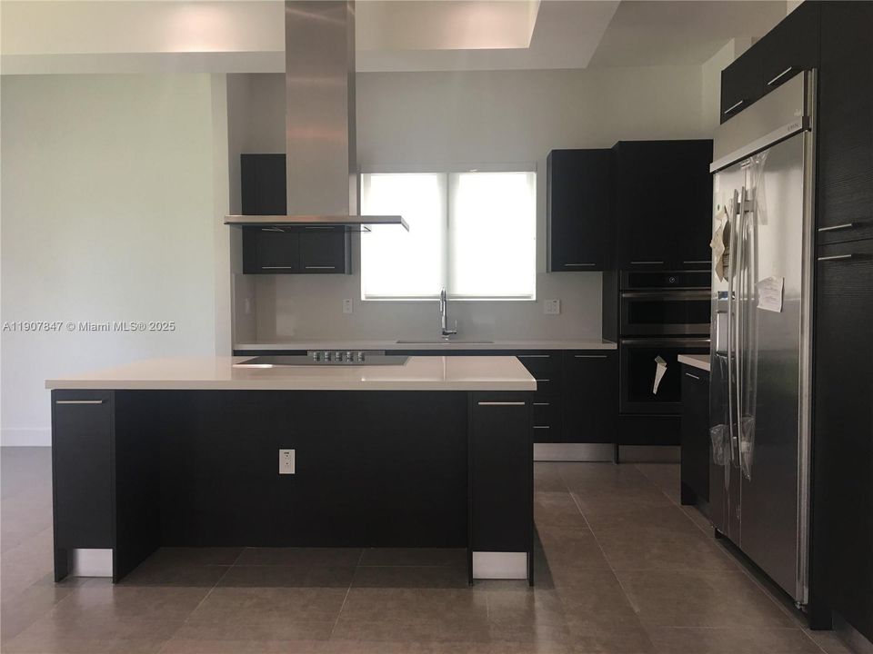 Active With Contract: $7,100 (5 beds, 6 baths, 4287 Square Feet)