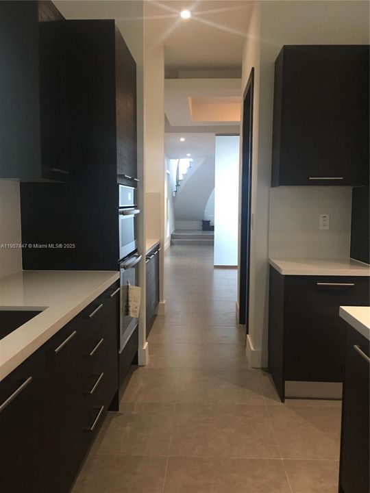 Active With Contract: $7,100 (5 beds, 6 baths, 4287 Square Feet)