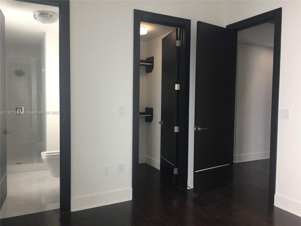 Active With Contract: $7,100 (5 beds, 6 baths, 4287 Square Feet)