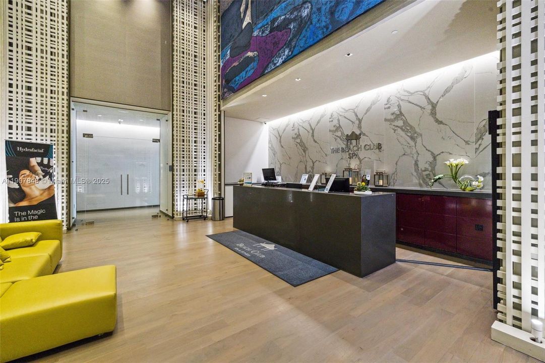 For Rent: $4,100 (2 beds, 1 baths, 1086 Square Feet)