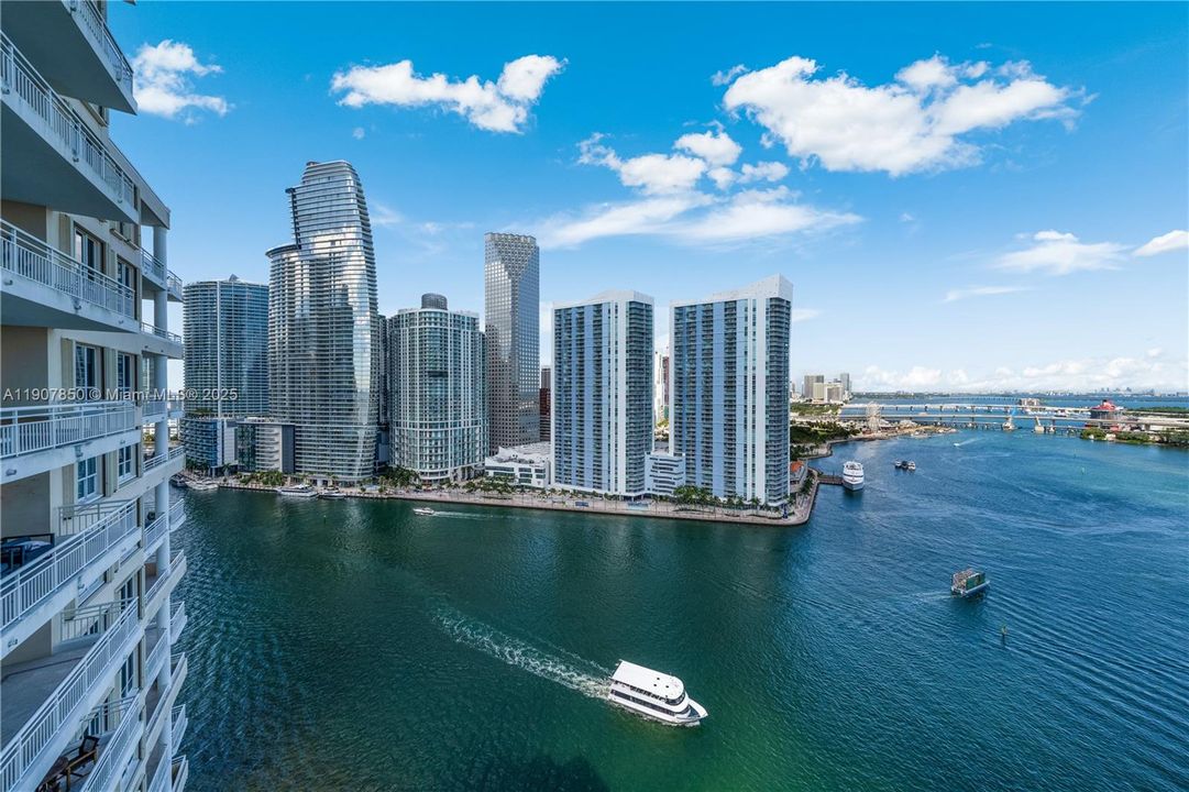 На продажу: $890,000 (2 спален, 2 ванн, 1310 Квадратных фут)