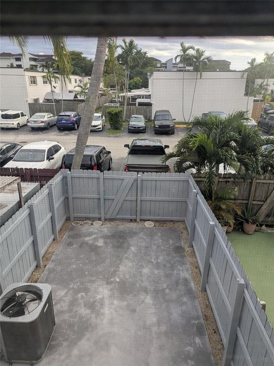 Activo con contrato: $2,250 (2 camas, 1 baños, 1033 Pies cuadrados)