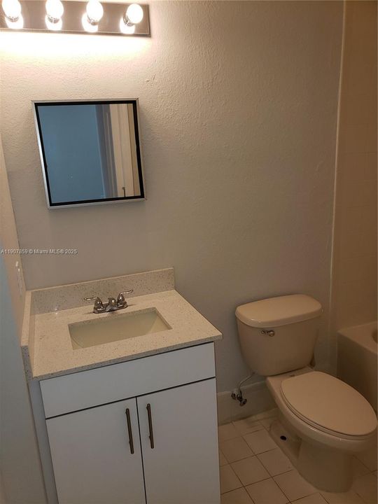 最近租的: $1,775 (2 贝兹, 2 浴室, 914 平方英尺)