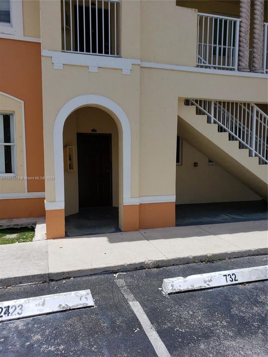 最近租的: $1,775 (2 贝兹, 2 浴室, 914 平方英尺)