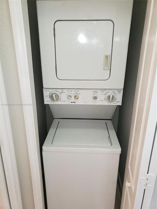 最近租的: $1,775 (2 贝兹, 2 浴室, 914 平方英尺)