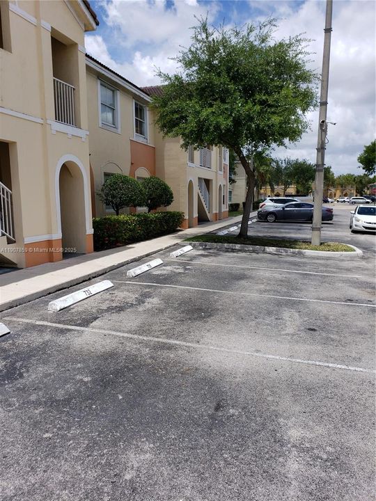 最近租的: $1,775 (2 贝兹, 2 浴室, 914 平方英尺)