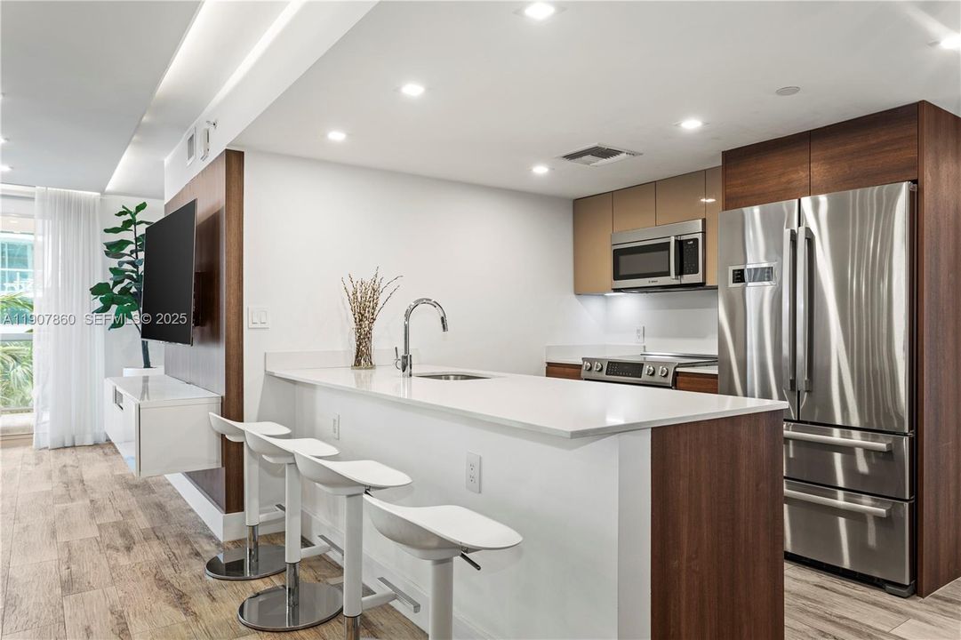 待售: $1,160,000 (3 贝兹, 2 浴室, 1305 平方英尺)