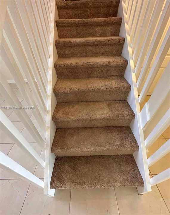 Activo con contrato: $2,900 (3 camas, 2 baños, 1668 Pies cuadrados)