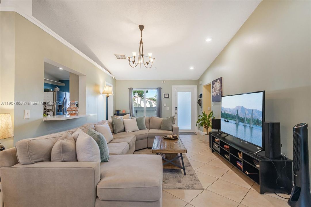 待售: $535,000 (3 贝兹, 2 浴室, 1348 平方英尺)