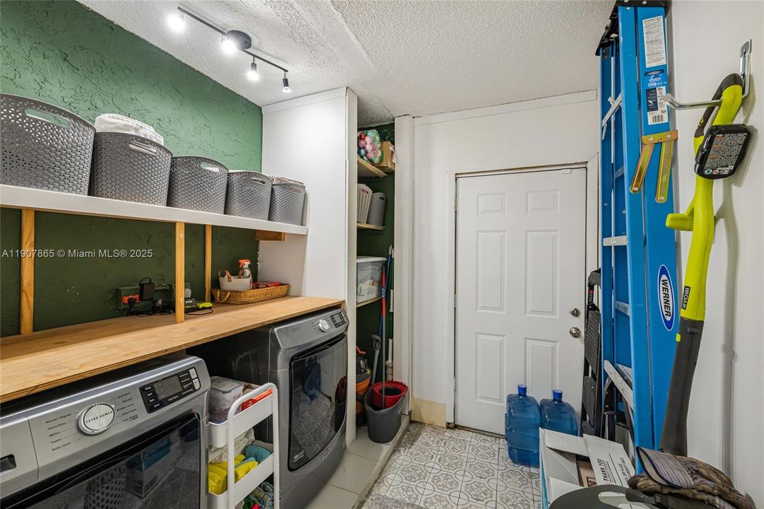 待售: $535,000 (3 贝兹, 2 浴室, 1348 平方英尺)