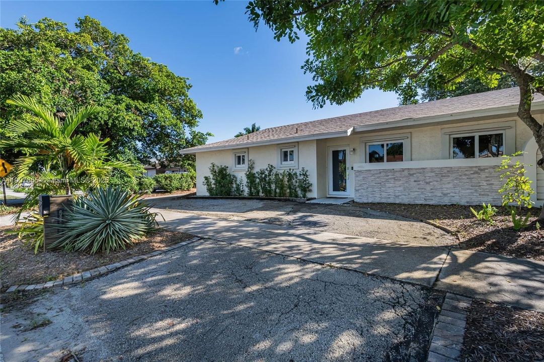 待售: $535,000 (3 贝兹, 2 浴室, 1348 平方英尺)