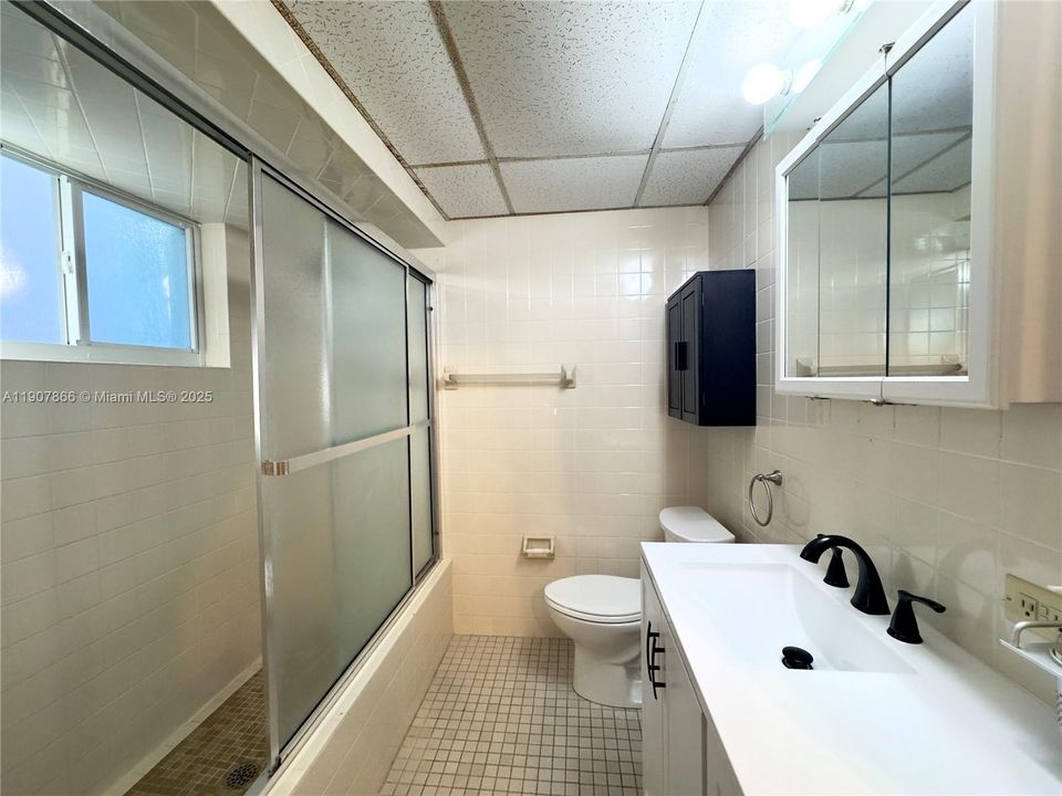 For Rent: $3,200 (2 beds, 2 baths, 1291 Square Feet)