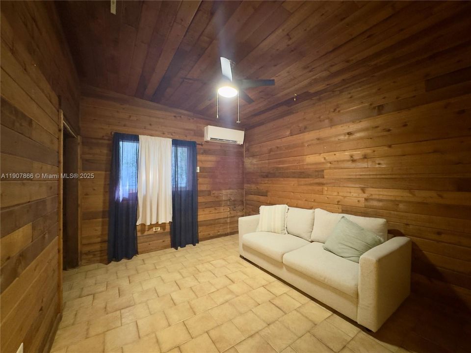 For Rent: $3,200 (2 beds, 2 baths, 1291 Square Feet)