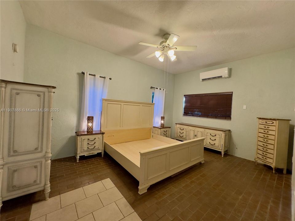 For Rent: $3,200 (2 beds, 2 baths, 1291 Square Feet)