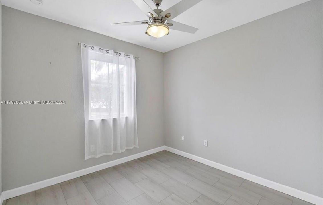Active With Contract: $3,500 (3 beds, 2 baths, 1520 Square Feet)