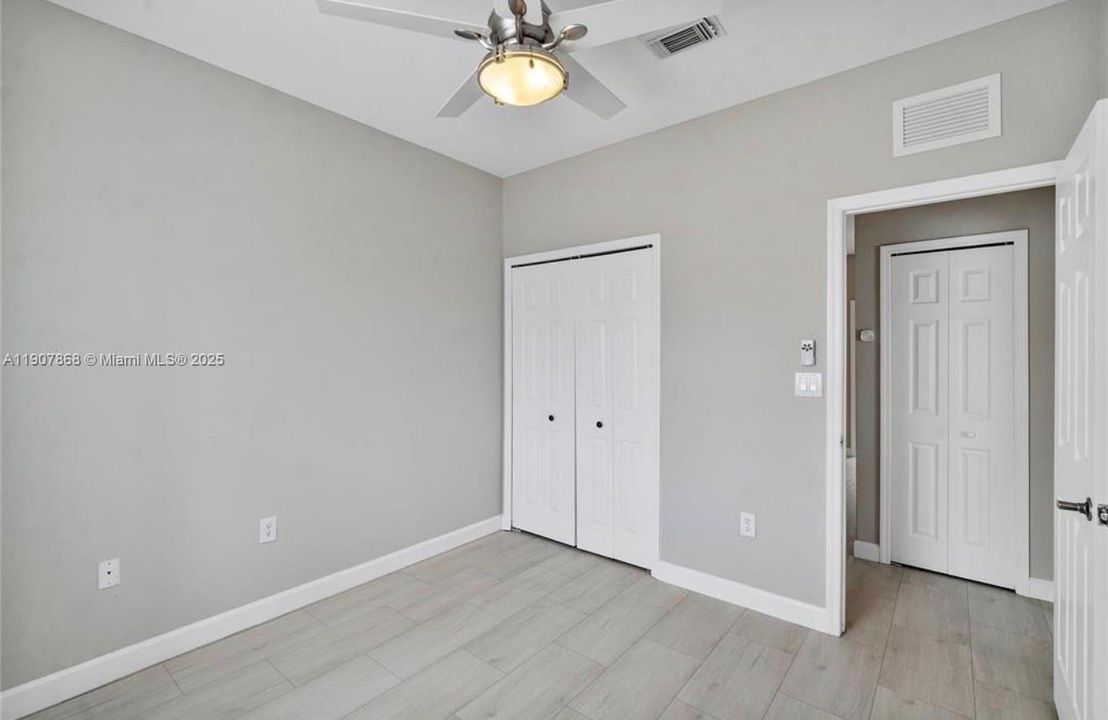 Active With Contract: $3,500 (3 beds, 2 baths, 1520 Square Feet)