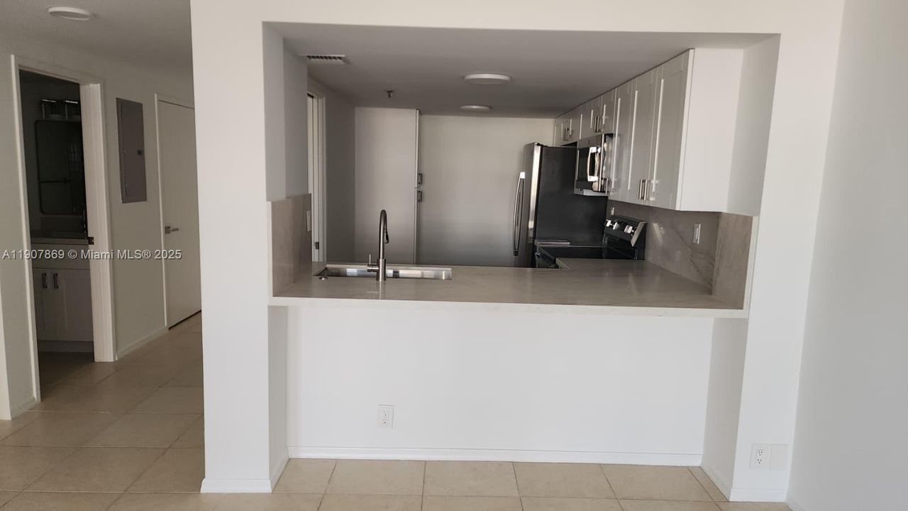 For Rent: $4,450 (1 beds, 1 baths, 1134 Square Feet)