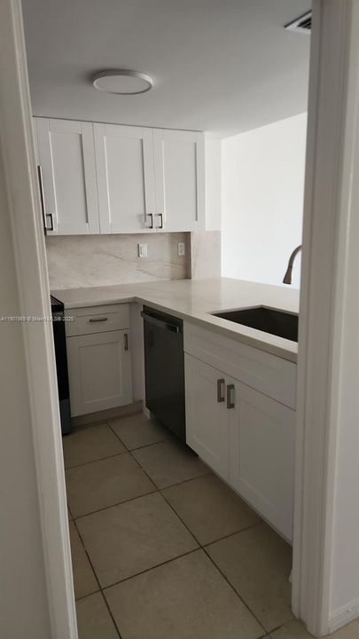 For Rent: $4,450 (1 beds, 1 baths, 1134 Square Feet)
