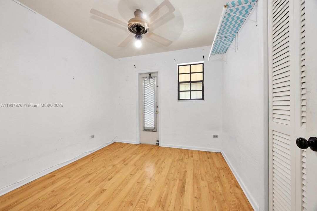 На продажу: $690,000 (4 спален, 2 ванн, 1826 Квадратных фут)