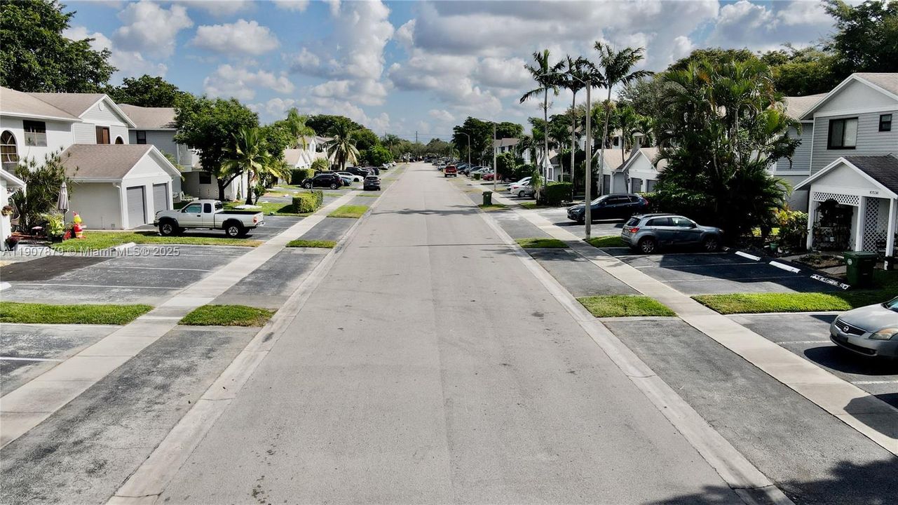 For Sale: $365,000 (2 beds, 1 baths, 1260 Square Feet)