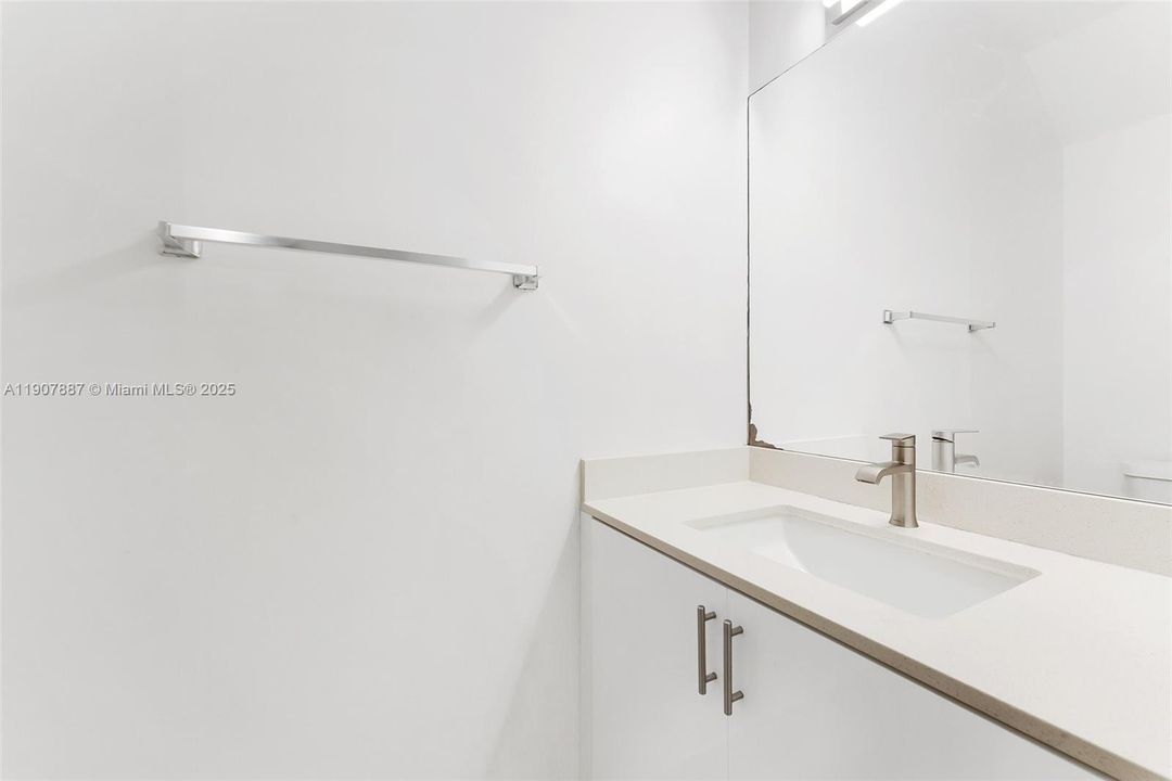 出租: $2,950 (2 贝兹, 2 浴室, 1155 平方英尺)