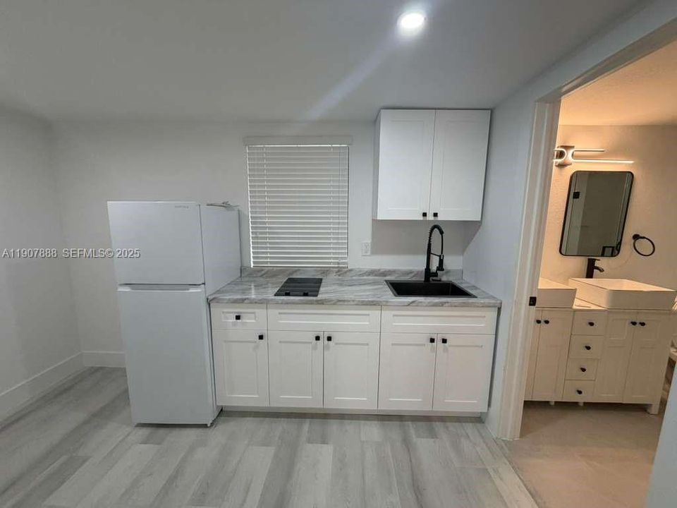 Recently Rented: $1,800 (1 beds, 1 baths, 0 Square Feet)