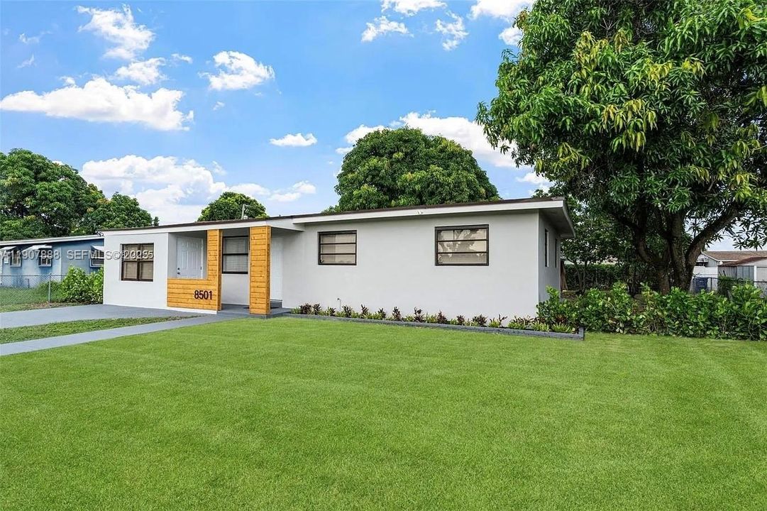 Recently Rented: $1,800 (1 beds, 1 baths, 0 Square Feet)