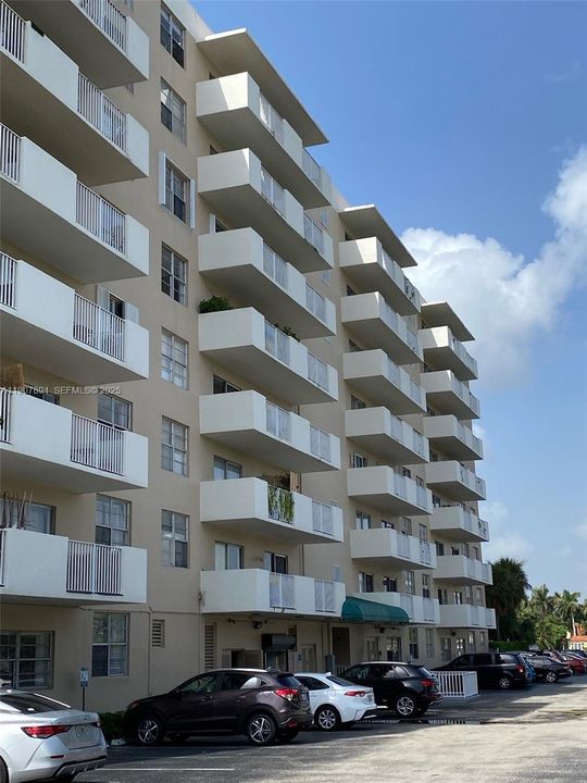 For Rent: $1,600 (0 beds, 1 baths, 531 Square Feet)