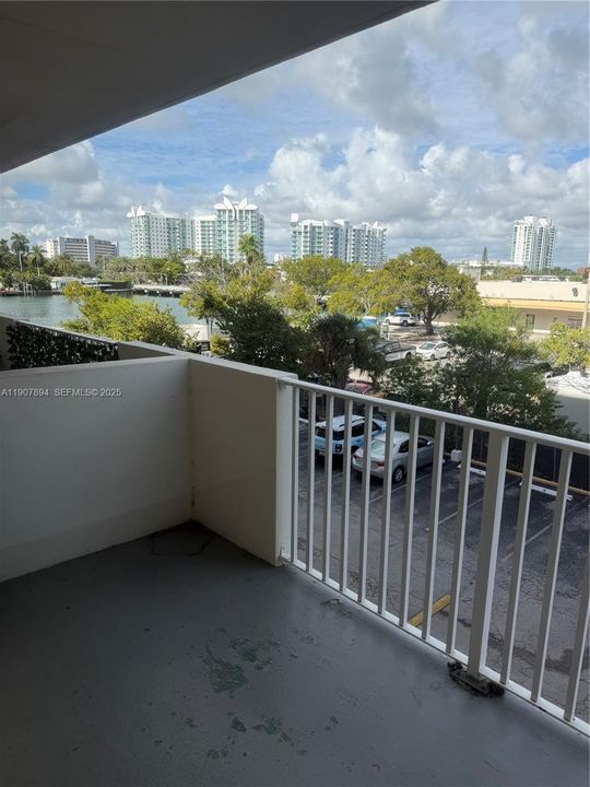 For Rent: $1,600 (0 beds, 1 baths, 531 Square Feet)