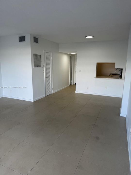 For Rent: $1,600 (0 beds, 1 baths, 531 Square Feet)