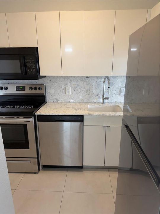 For Rent: $1,600 (0 beds, 1 baths, 531 Square Feet)