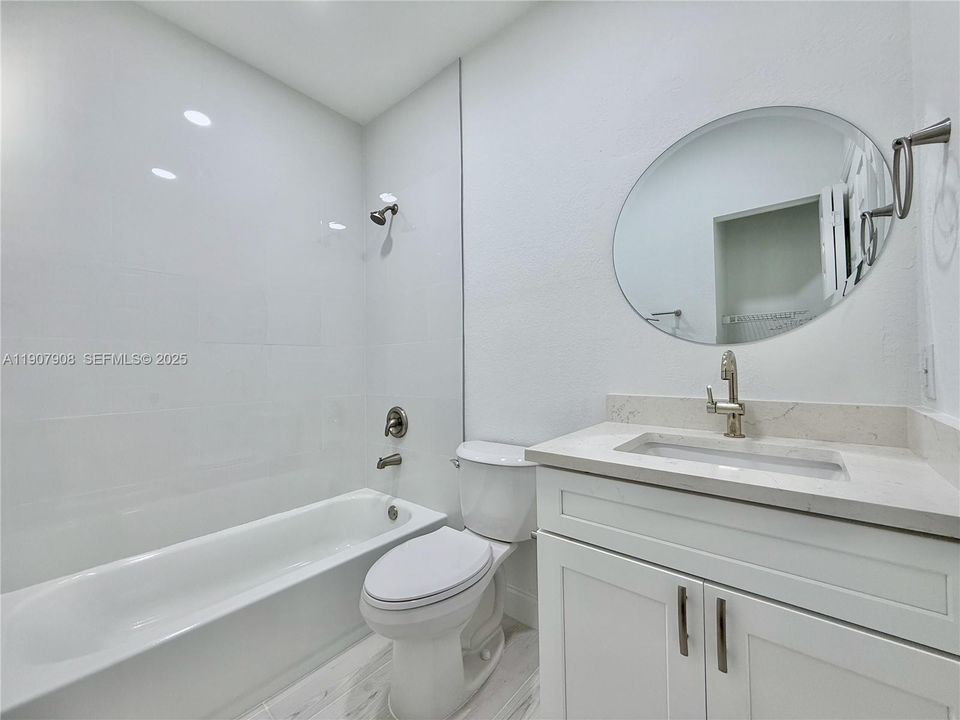 На продажу: $399,999 (3 спален, 3 ванн, 1528 Квадратных фут)