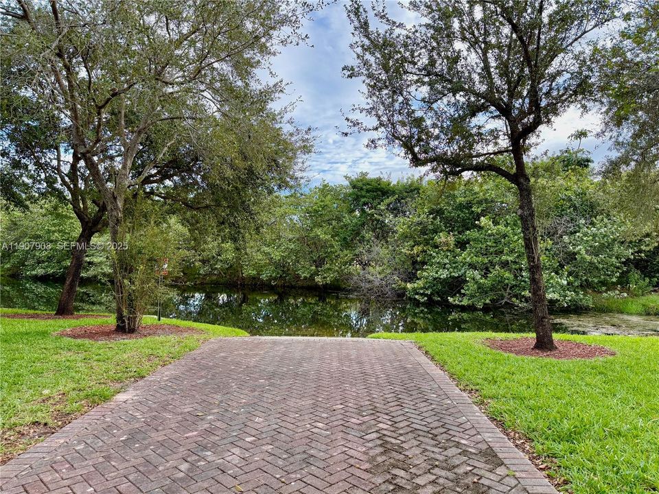 На продажу: $399,999 (3 спален, 3 ванн, 1528 Квадратных фут)