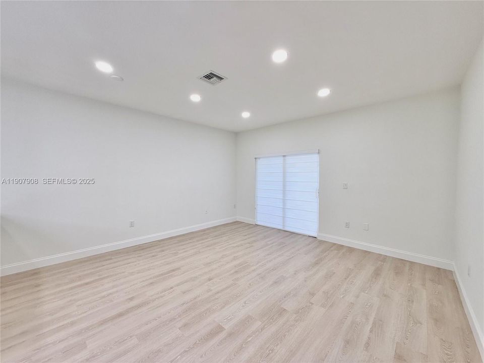 На продажу: $399,999 (3 спален, 3 ванн, 1528 Квадратных фут)